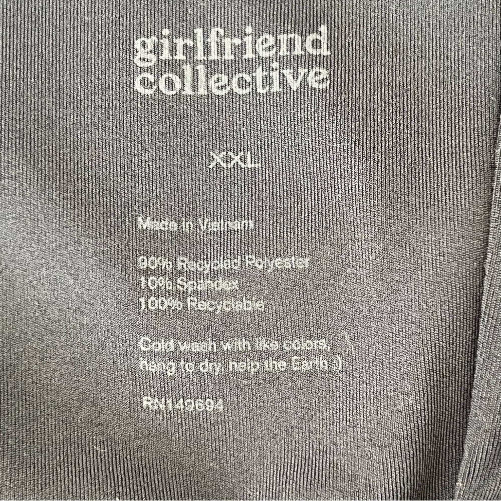 3 for $15 - Girlfriend Collective Navy Sports Bra - Picture 3 of 4